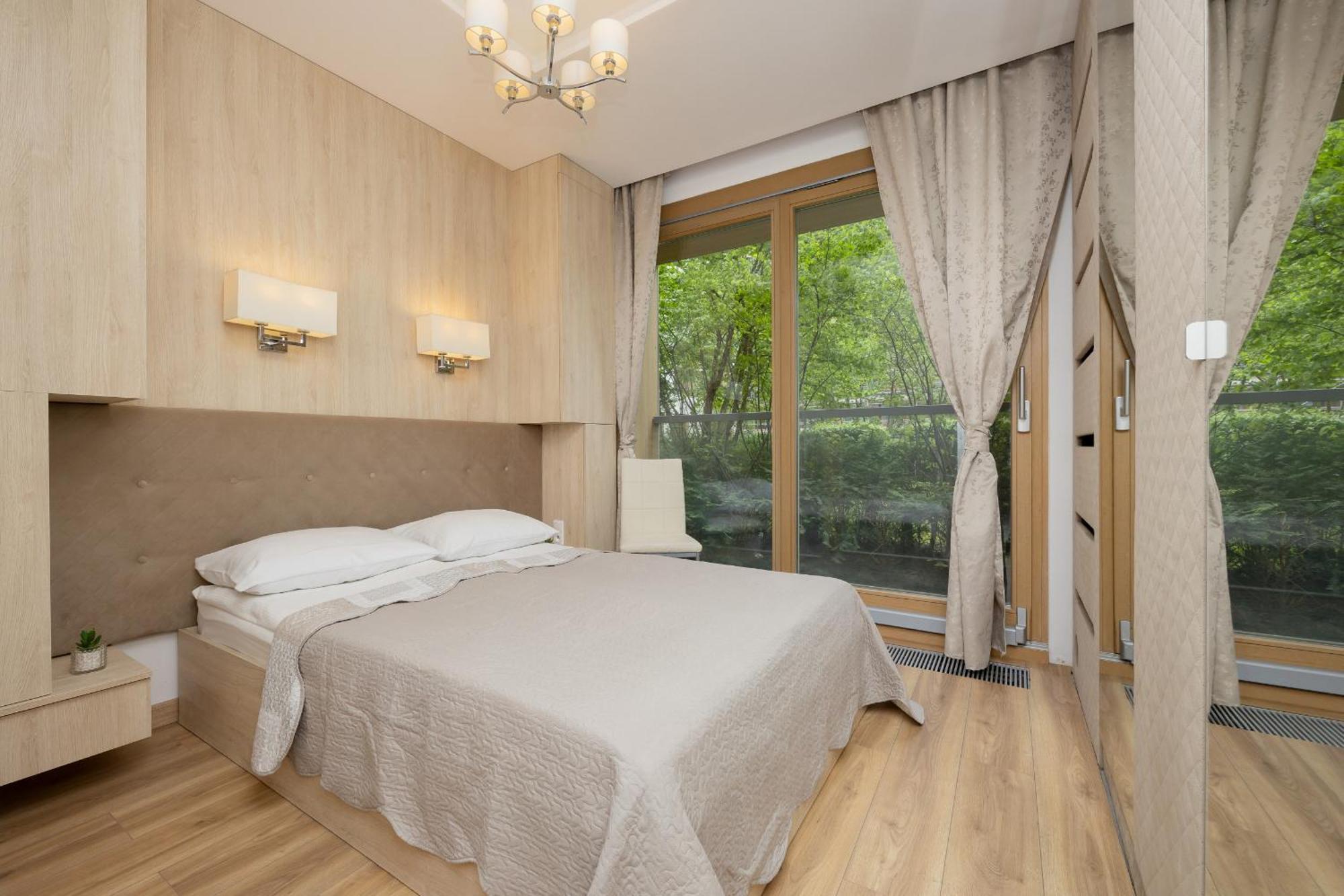 Apartament With Balcony In The Wola District Of By Renters
