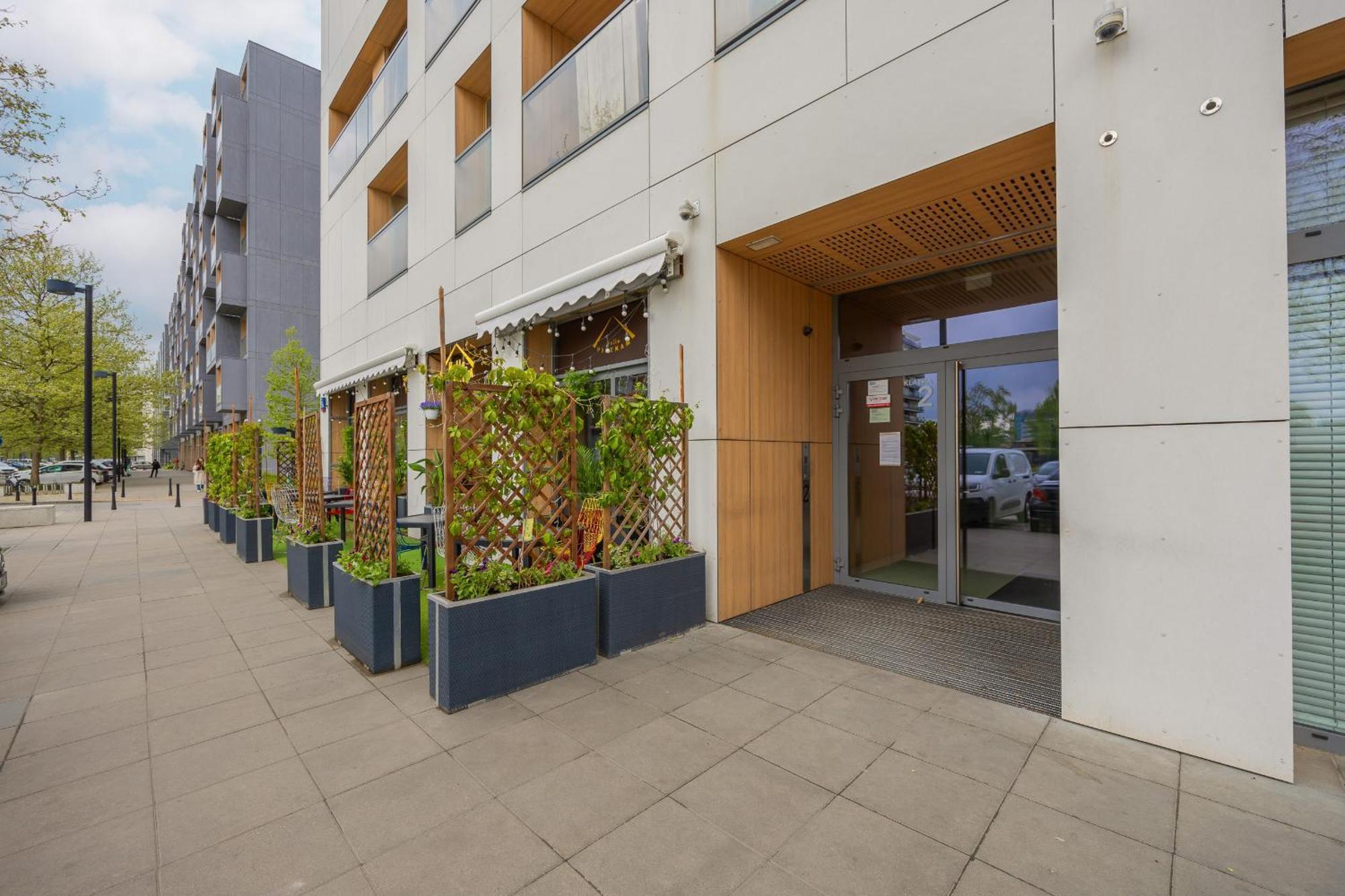 With Balcony In The Wola District Of By Renters Apartament Warszawa